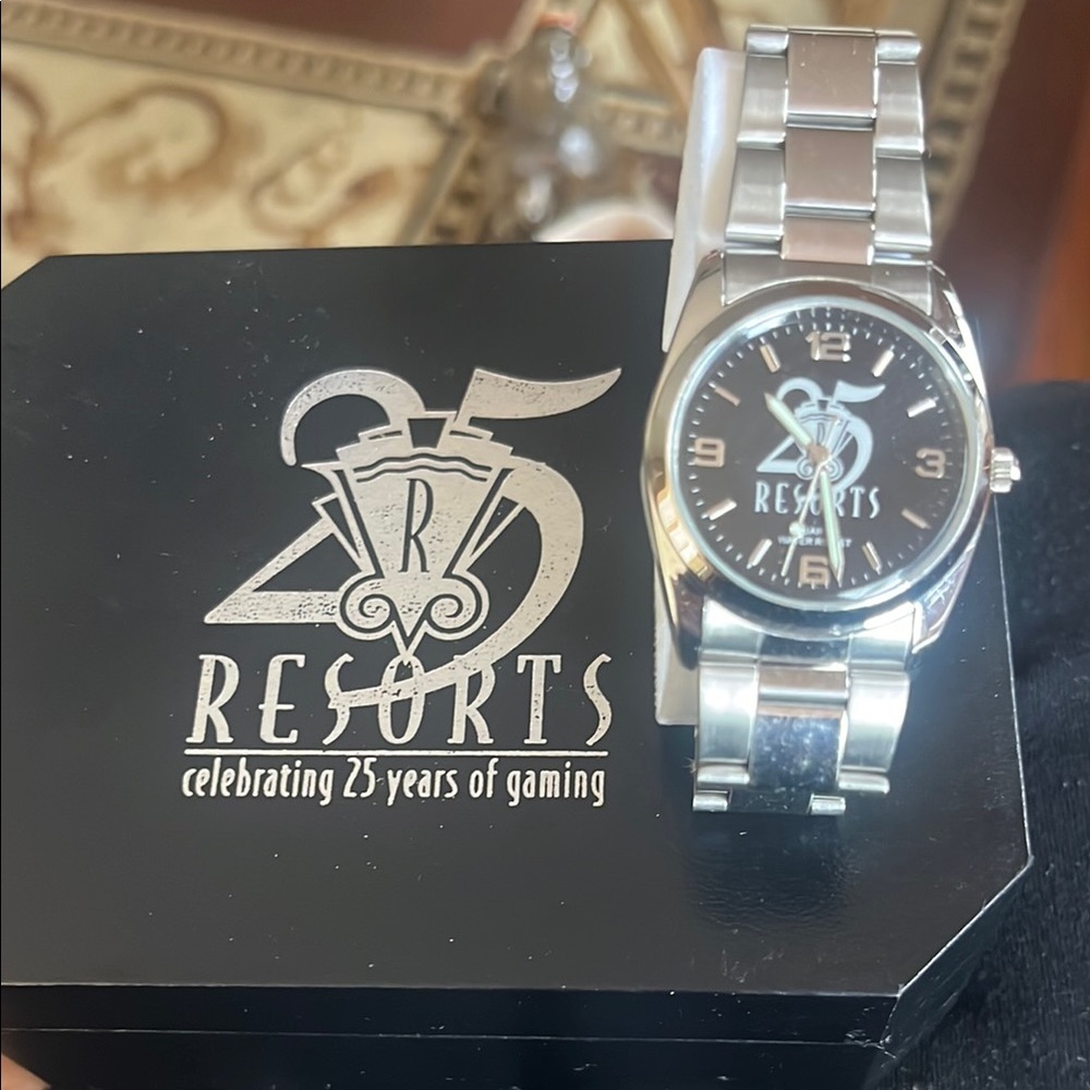 New Resorts 25th anniversary collectible water resistant men’s watch